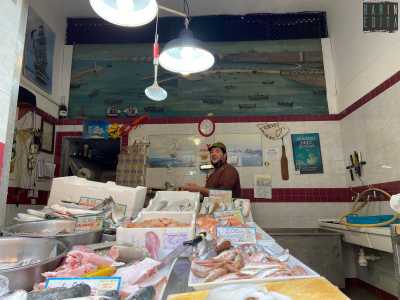 �Questo esercizio commerciale � sorto con mio padre Michele due anni prima che nascessi io, nel 1959 � afferma �. Non abbiamo mai posto una scritta all�esterno perch� un tempo eravamo una dei pochi pescivendoli del quartiere e non ci serviva certo essere riconosciuti. Pensiero che ho portato avanti anche io, che ormai sono noto solo come �il figlio di Michele��